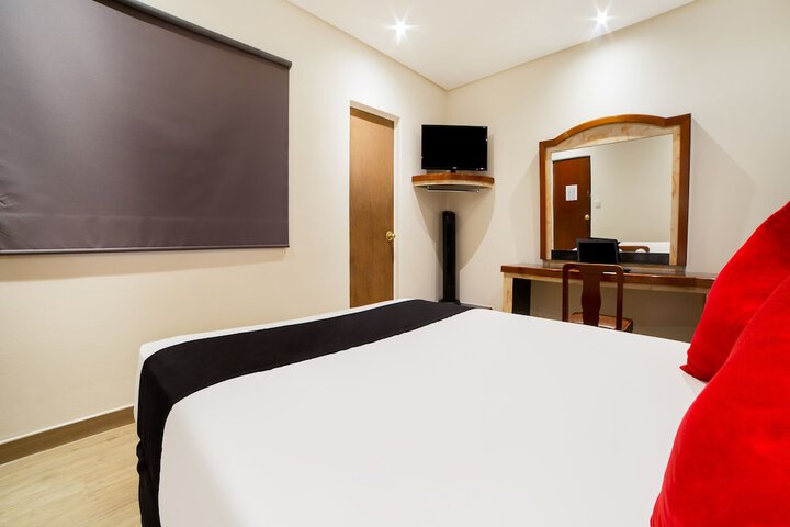 Room 13 of 34