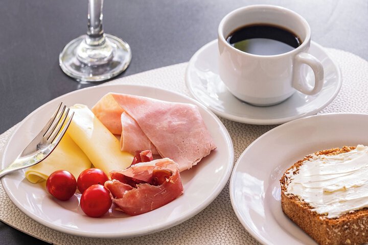 Breakfast/Coffee Service 100 of 139