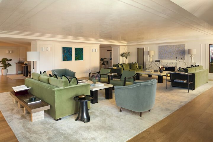 Lobby lounge