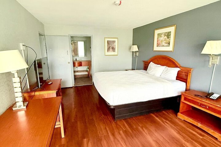 Room 5 of 25