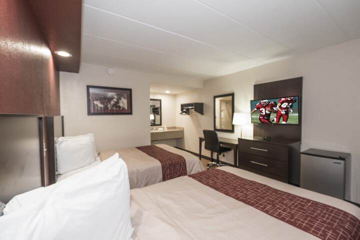 1 King Bed (6 of 7)
