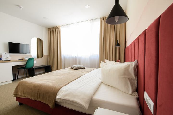 Room 3 of 28