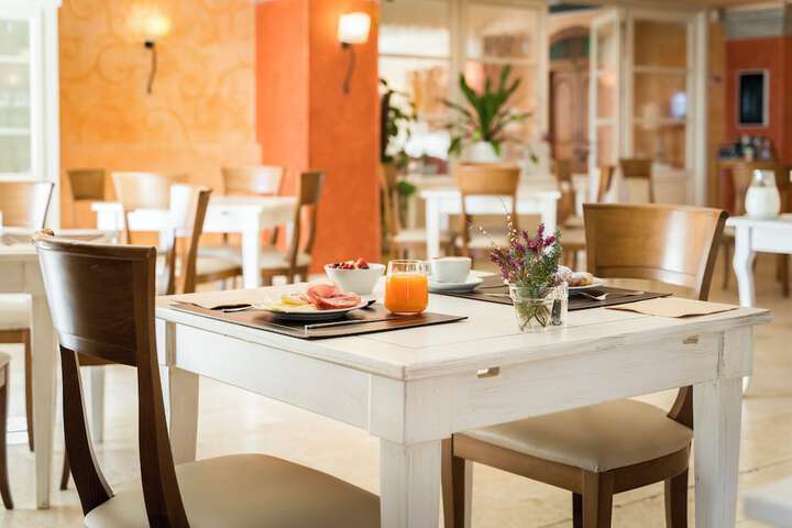 Breakfast/Coffee Service 49 of 92