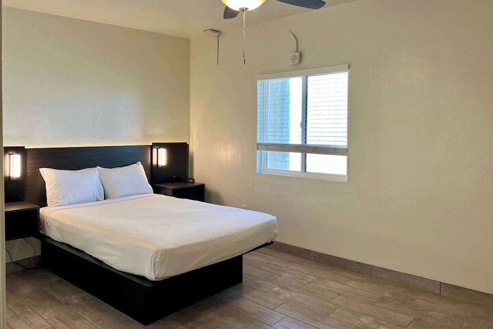 Room 17 of 30