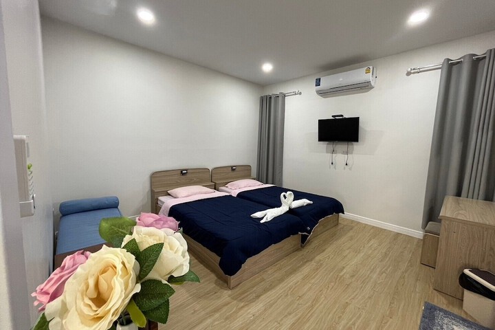 Room 30 of 177