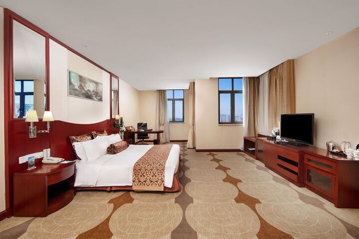 Room 27 of 60