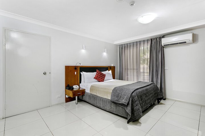 Room 2 of 55
