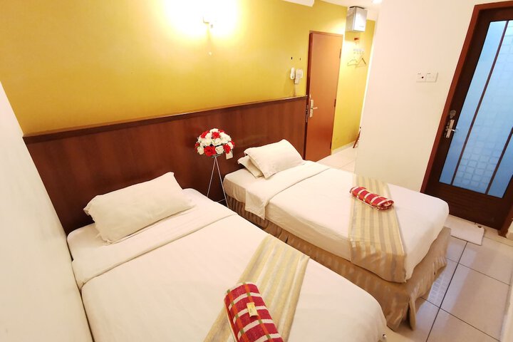 Room 17 of 36