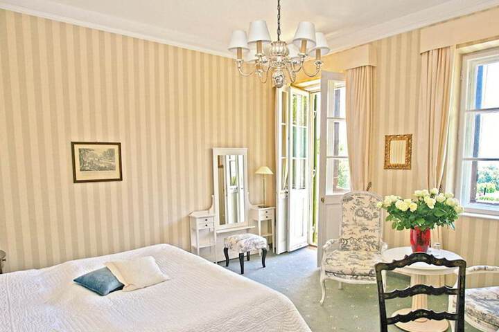 Room 43 of 61