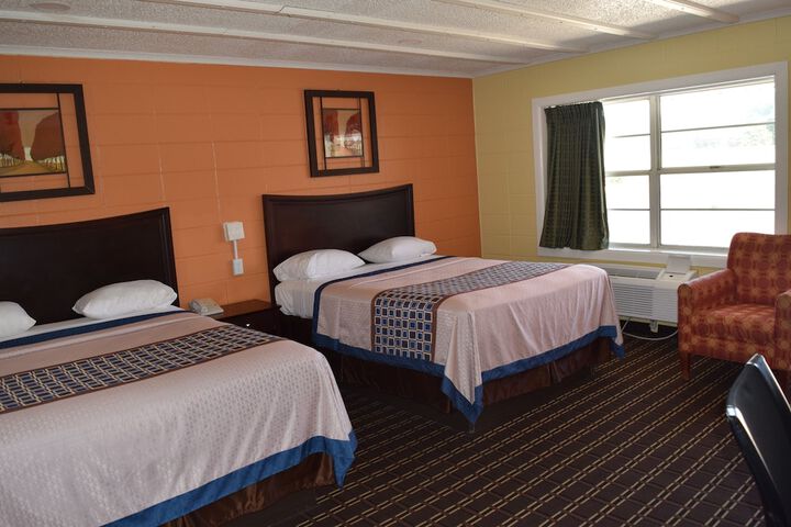 1 Queen Bed (10 of 55)