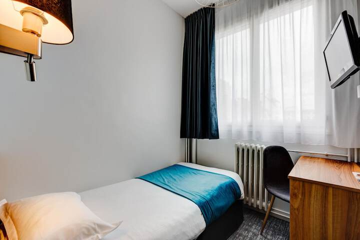 Room 14 of 50