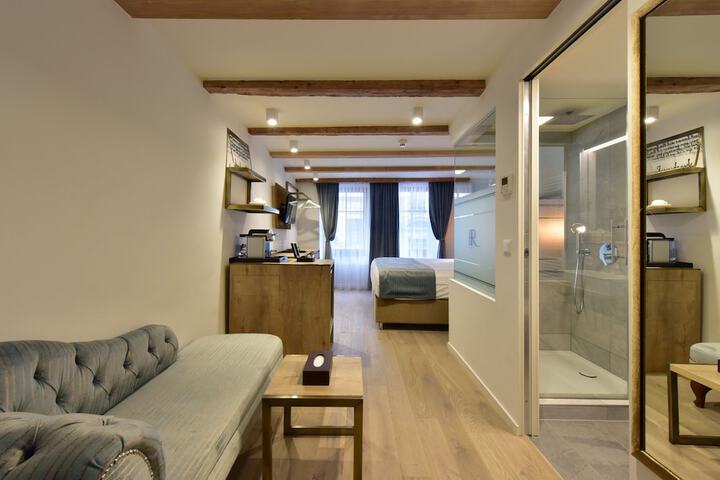 Room 10 of 59
