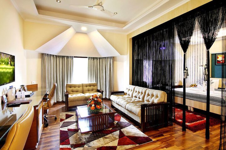 Room 4 of 35