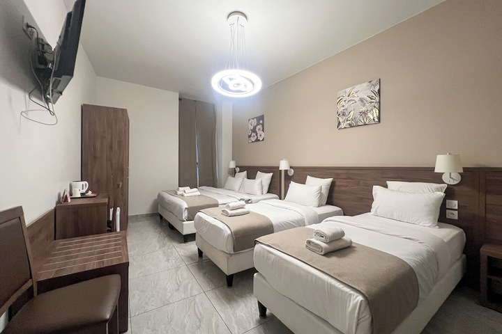 Room 35 of 68