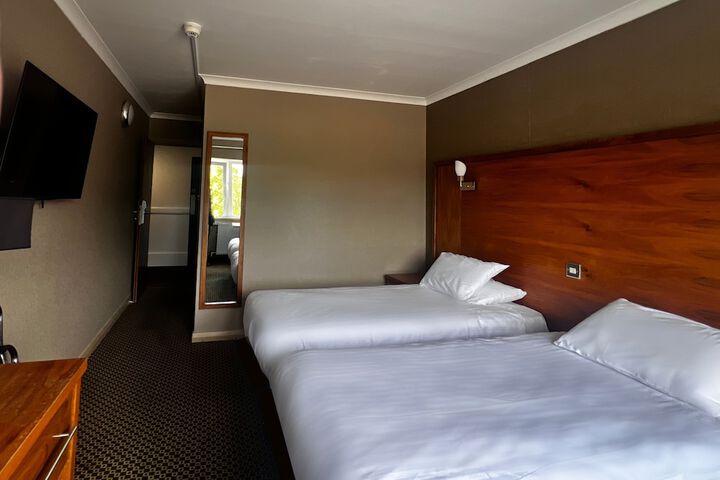 Room 11 of 22