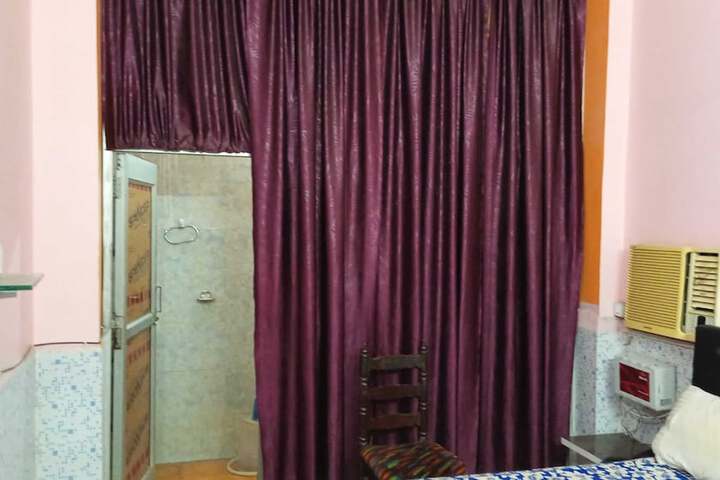 Room 7 of 27