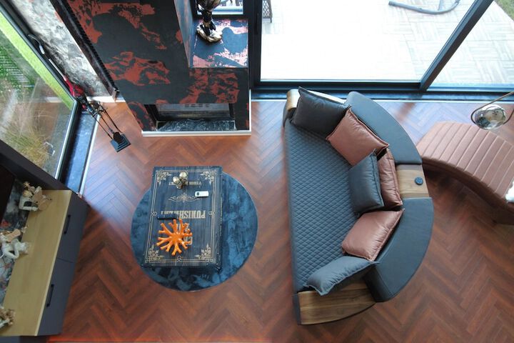 Room 10 of 26