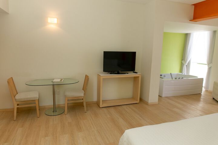 Room 8 of 81