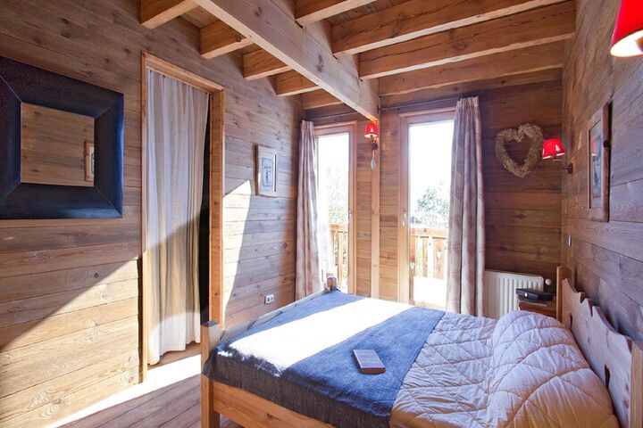 Room 4 of 37