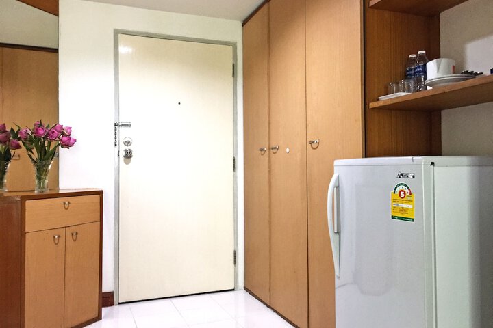 Room 12 of 33