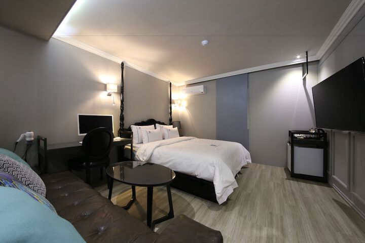 Room 36 of 70