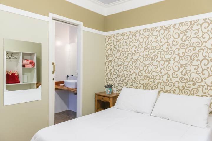 Room 15 of 109