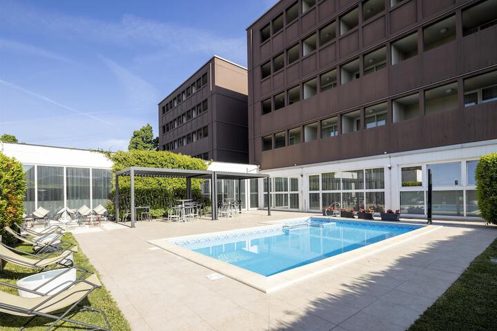 Pool 55 of 119
