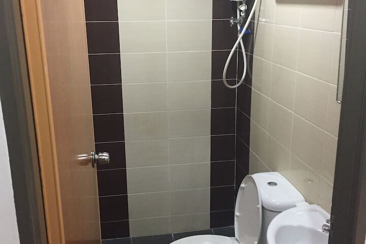 Room 4 of 6
