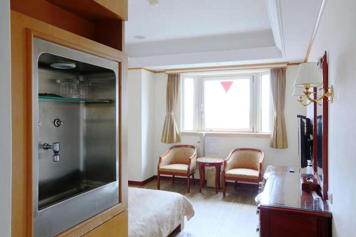 Room 27 of 56