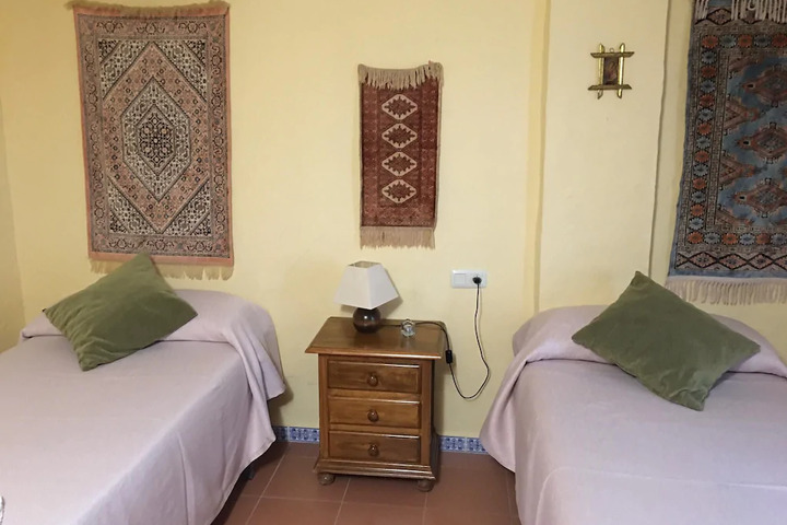 Room 5 of 10