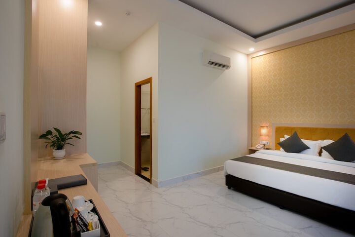 Room 18 of 43
