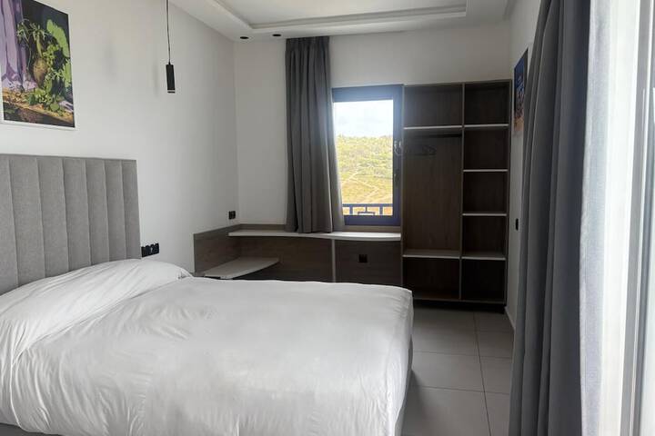 Room 2 of 5