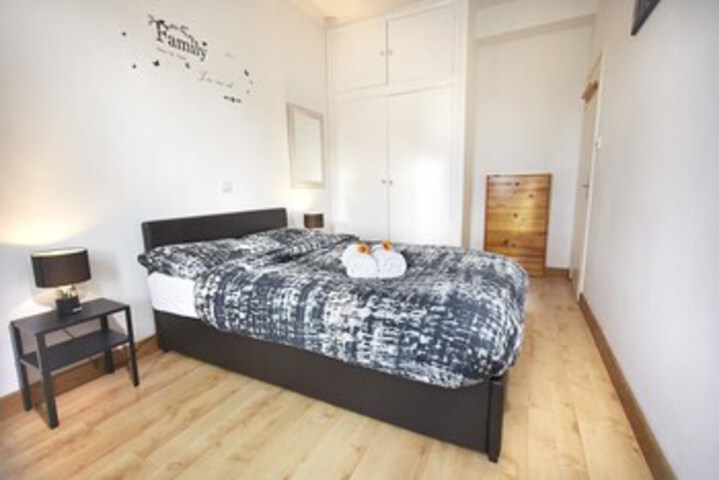 Room 10 of 11