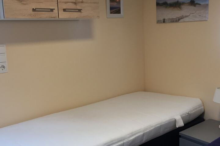 Room 5 of 34