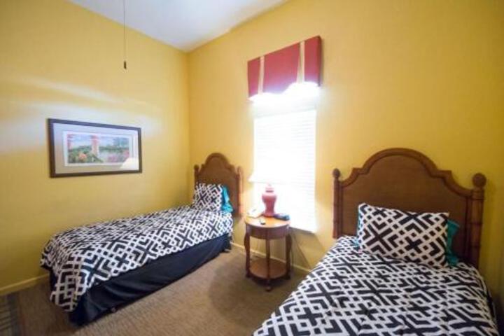 Image of 3 Bed Resort Condo Min to Disney