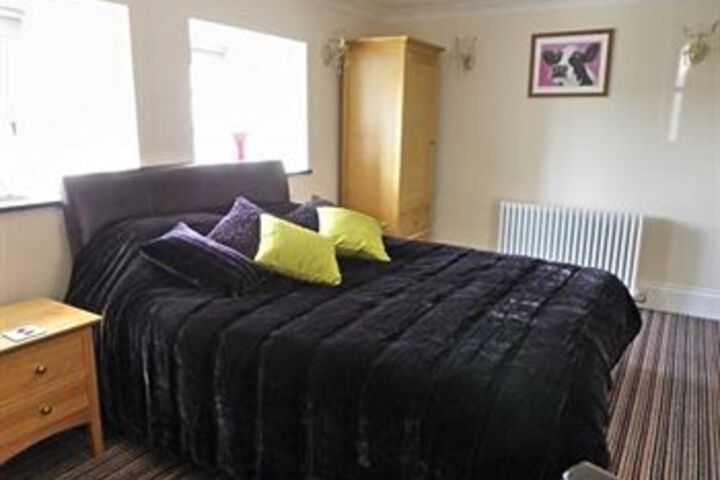Room 6 of 7