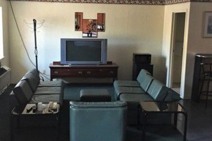 Room 25 of 27