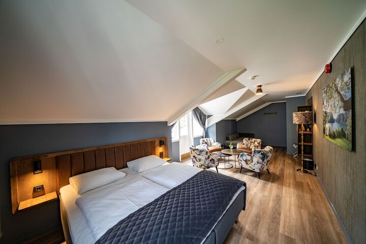 Room 18 of 50