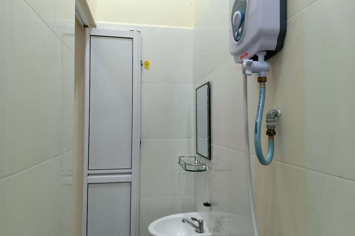 Room 6 of 33