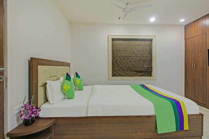 Room 27 of 69