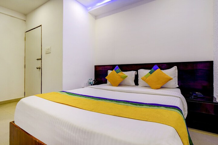 Room 16 of 27