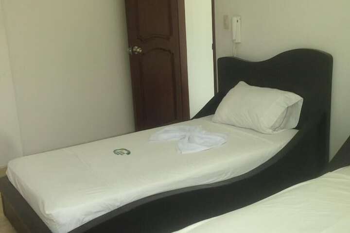Room 10 of 30