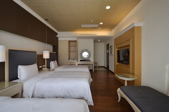 Room 26 of 97