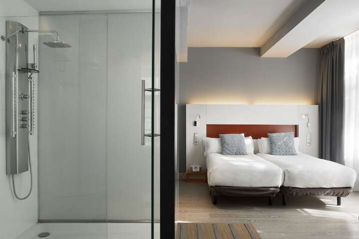 Room 22 of 73