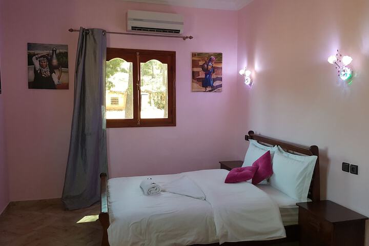 Room 5 of 48