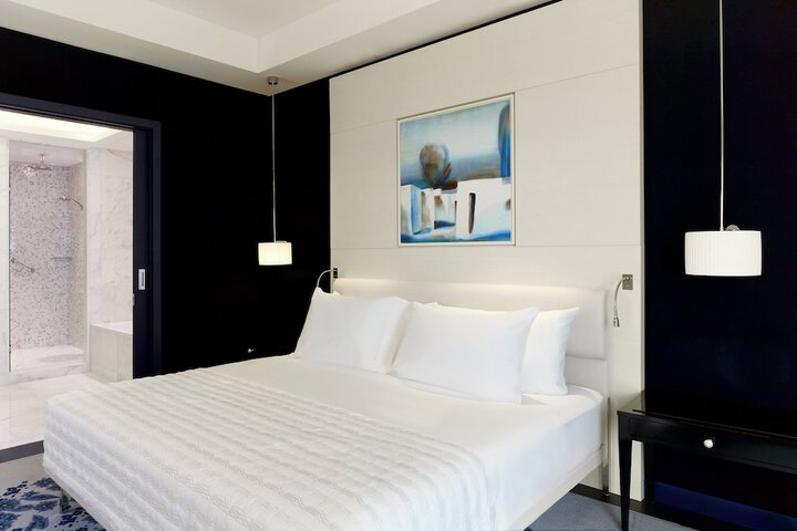Room 17 of 103