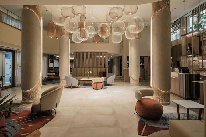 Hotel Interior 9 of 102