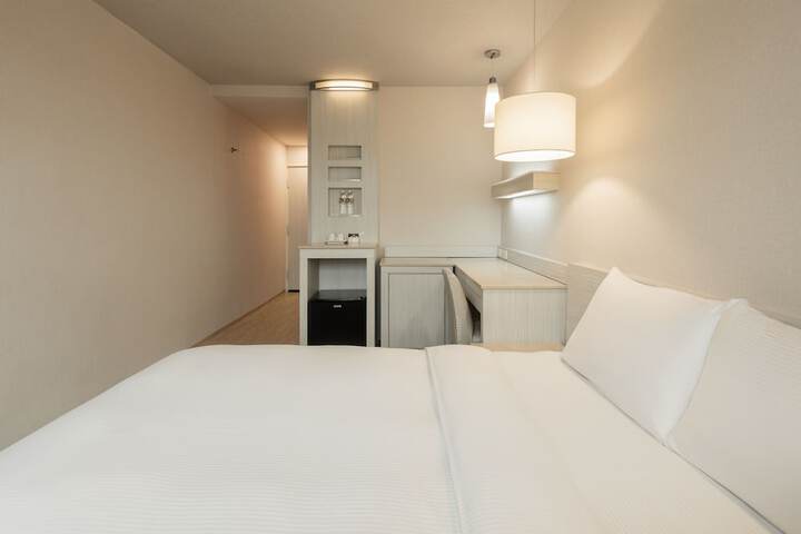 Room 14 of 24
