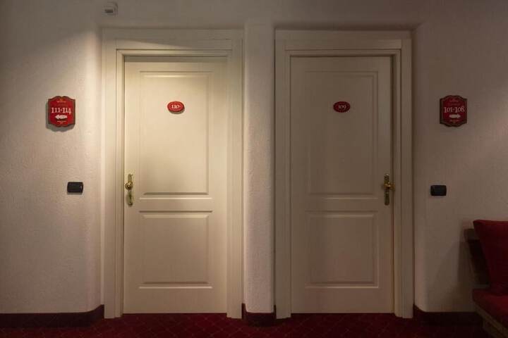 Room 3 of 9