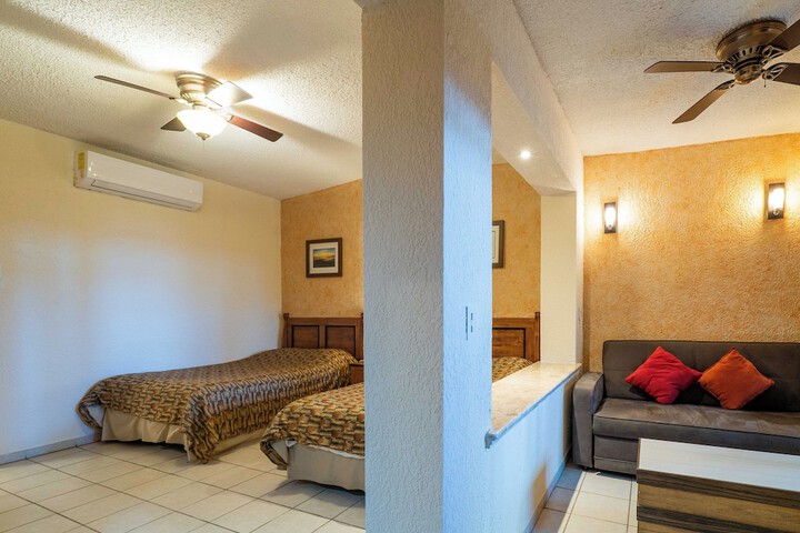 Room 12 of 125